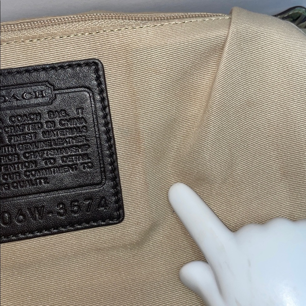 Vintage Coach Signature ‘Soho’ Duffle Crossbody - Picture 11 of 17